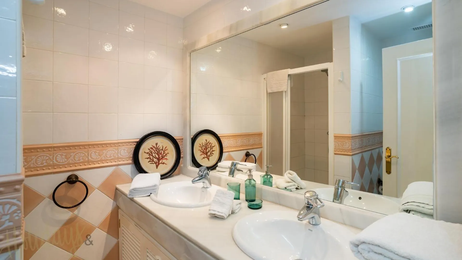 Hacienda Playa Elviria 300 M Playa,Jardin , 2 Hab ,Marbella Apartment