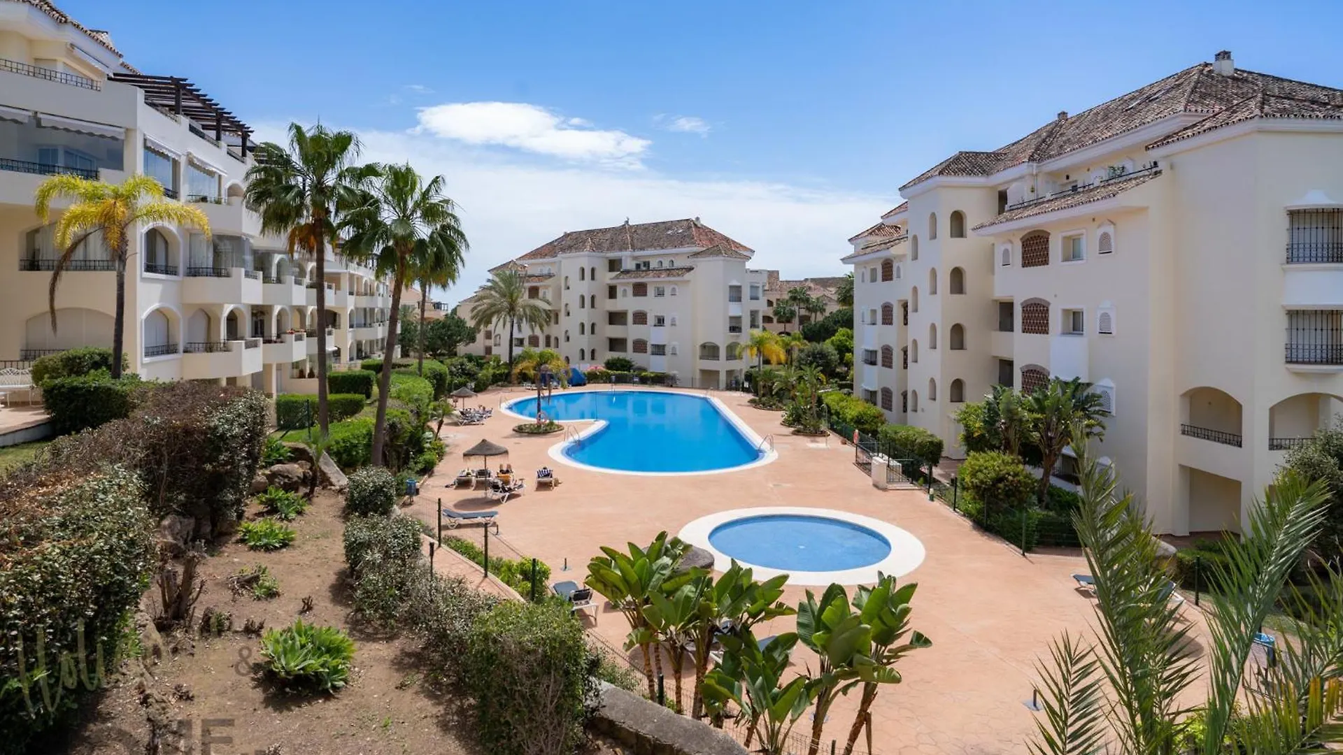 Hacienda Playa Elviria 300 M Playa,Jardin , 2 Hab ,Marbella Apartment